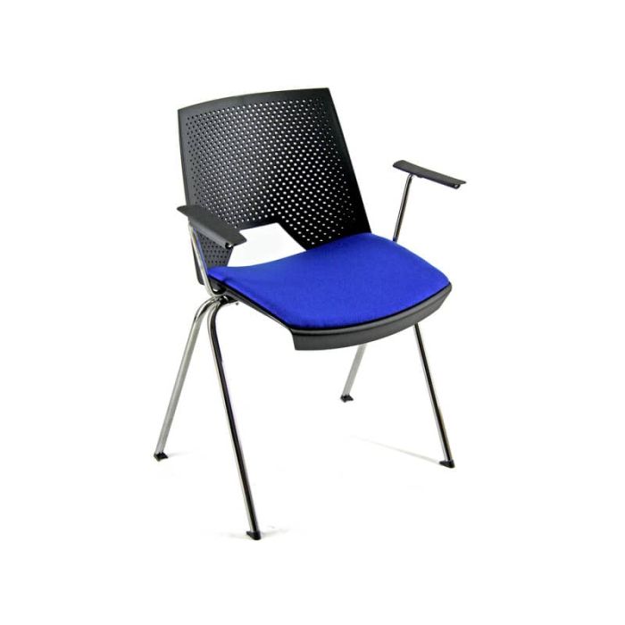 Sedia visitatore a 4 gambe Unisit Strike SKBR schienale a rete nero - PPL nero - con braccioli - SKBR/NE main product photo