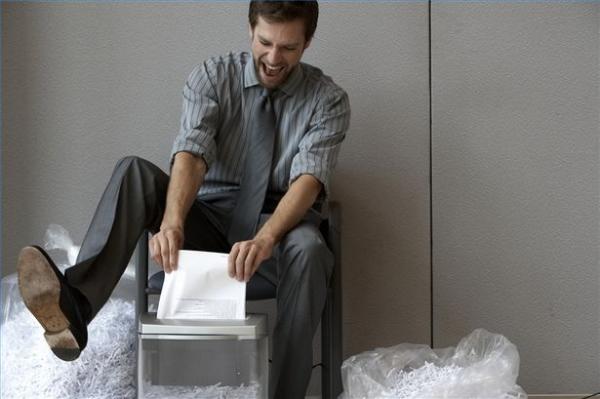 distruggidocumenti inceppato?  5 consigli pratici per risolverlo